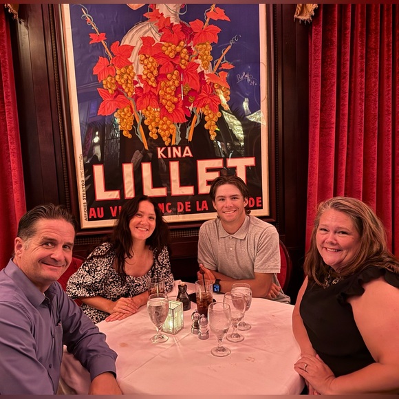 Meet your Posher, Amanda - Picture 2 of 2